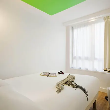 Ibis Styles Buttes Chaumont Parigi