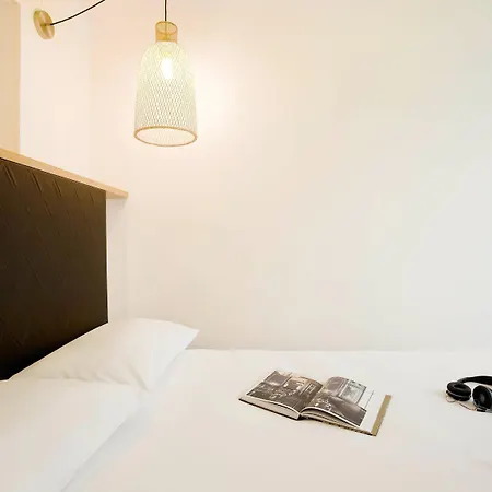 Ibis Styles Buttes Chaumont Hotel Parigi