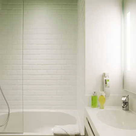 Ibis Styles Buttes Chaumont Hotel
