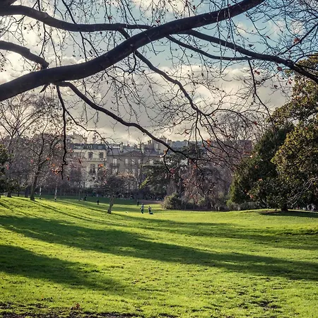 Hotel Ibis Styles Buttes Chaumont Parigi