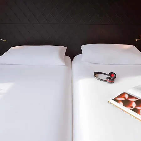 Ibis Styles Buttes Chaumont Parigi